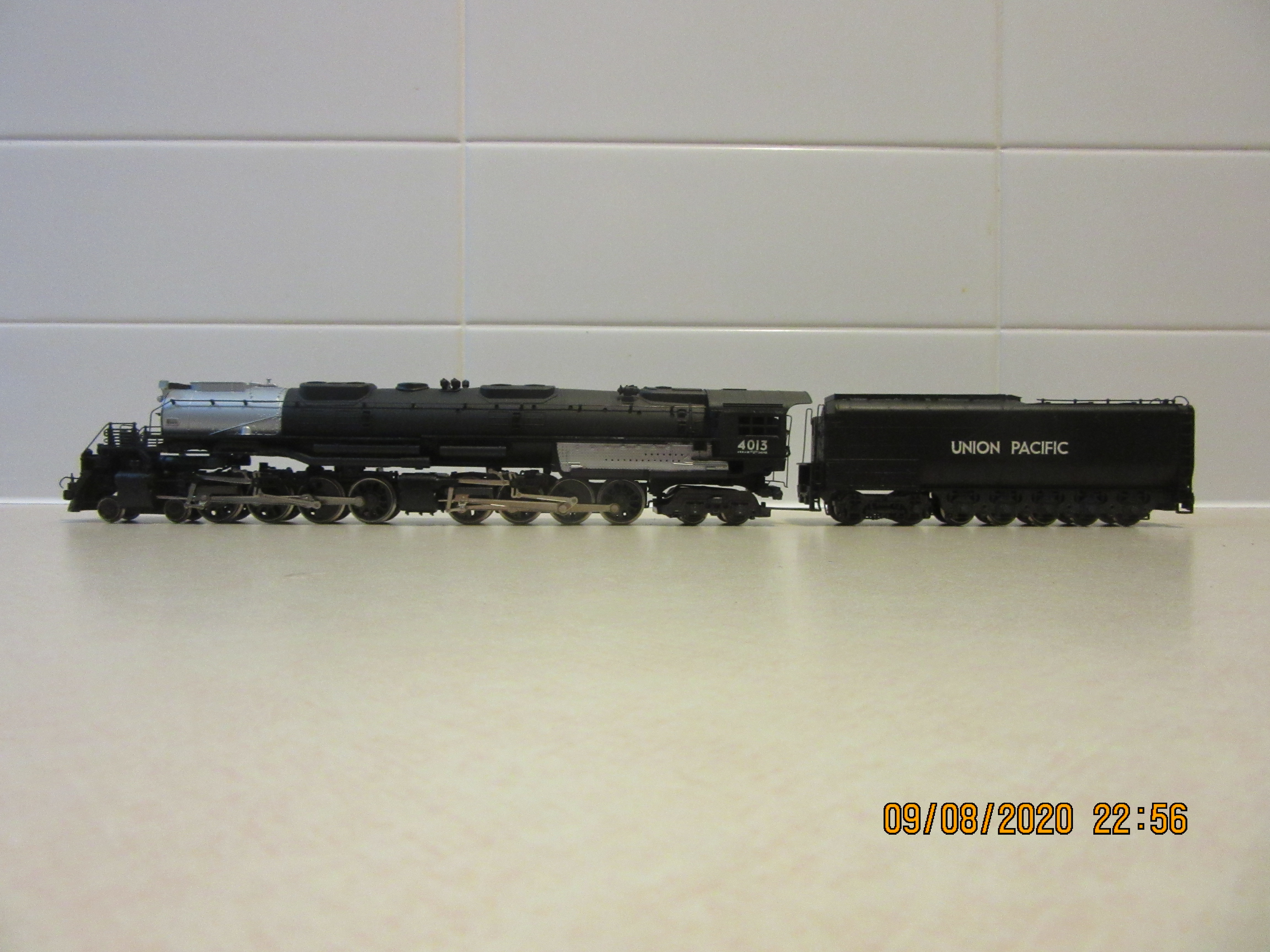RIVAROSSI 4-8-8-4 UNION PACIFIC BIG BOY 4013 1.JPG