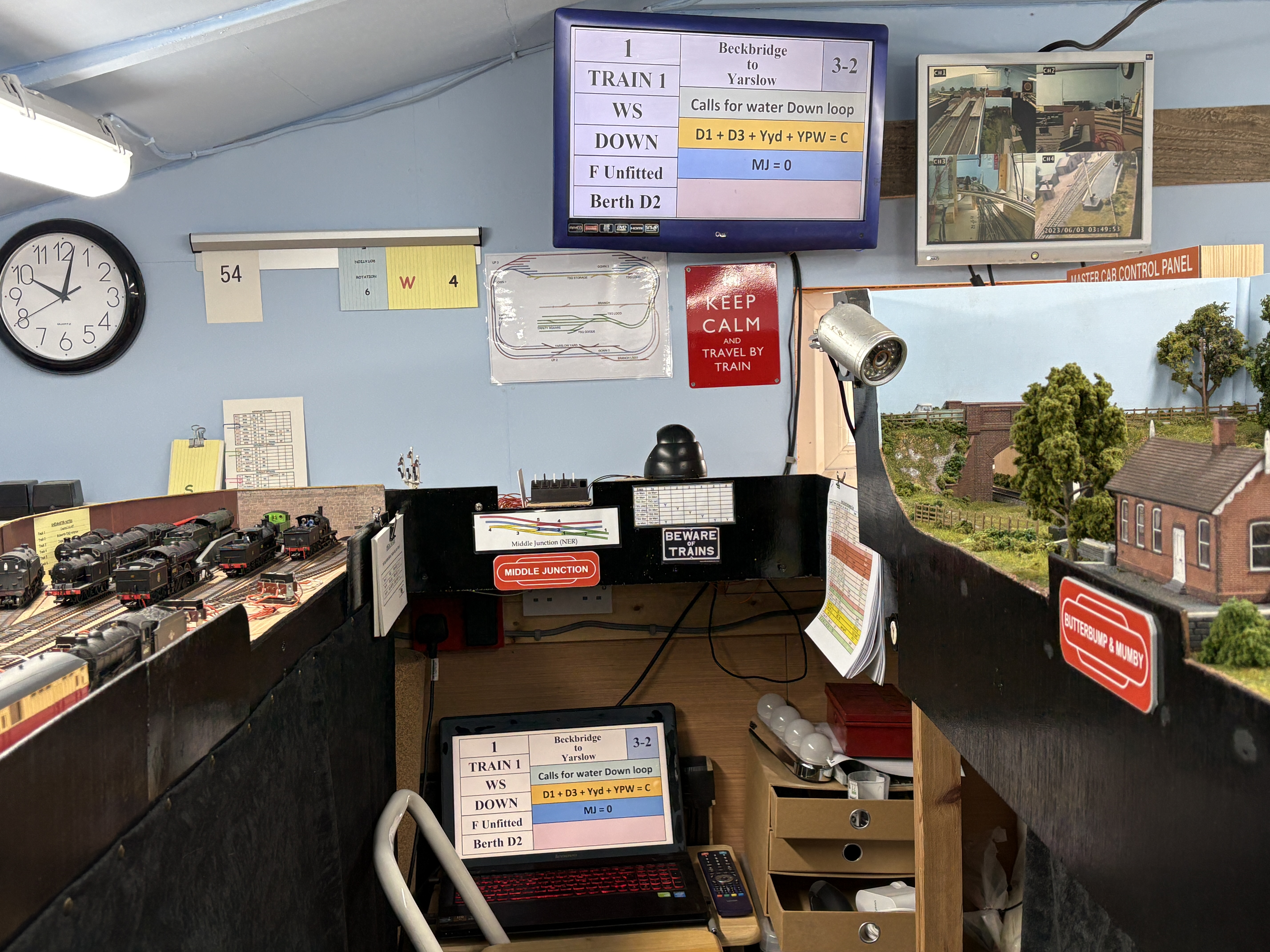 7. Controller corner.JPG 7. Controller corner.JPG
